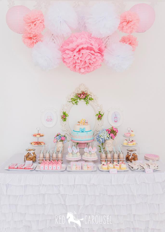 White 8 layer Ruffled tablecloth - Partycrushstudio