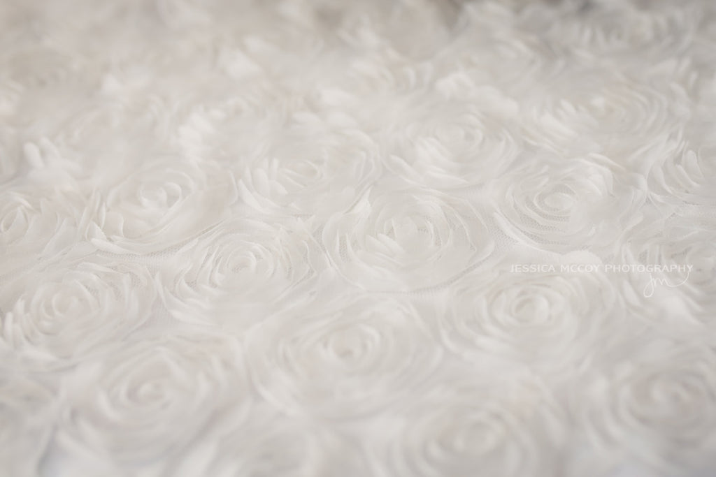 White Rosette Table Linen - Partycrushstudio