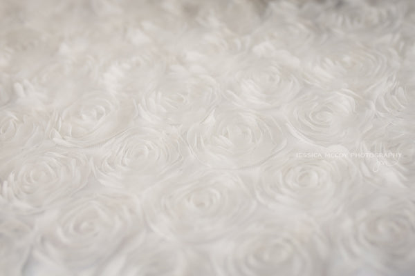 White Rosette Table Linen - Partycrushstudio